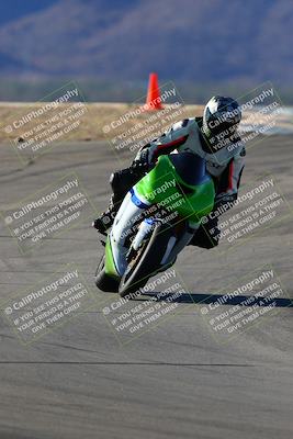 media/Jan-09-2022-SoCal Trackdays (Sun) [[2b1fec8404]]/Turns 9 and 8 (920am)/